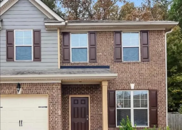 Cozy Retreat Home 3 Bedroom 2.5 Bath W/ Fireplace!