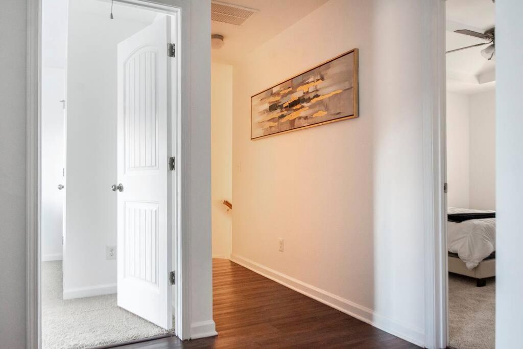 Vakantiehuis Cozy Retreat 3 Bedroom 2.5 Bath W/ Fireplace! Atlanta