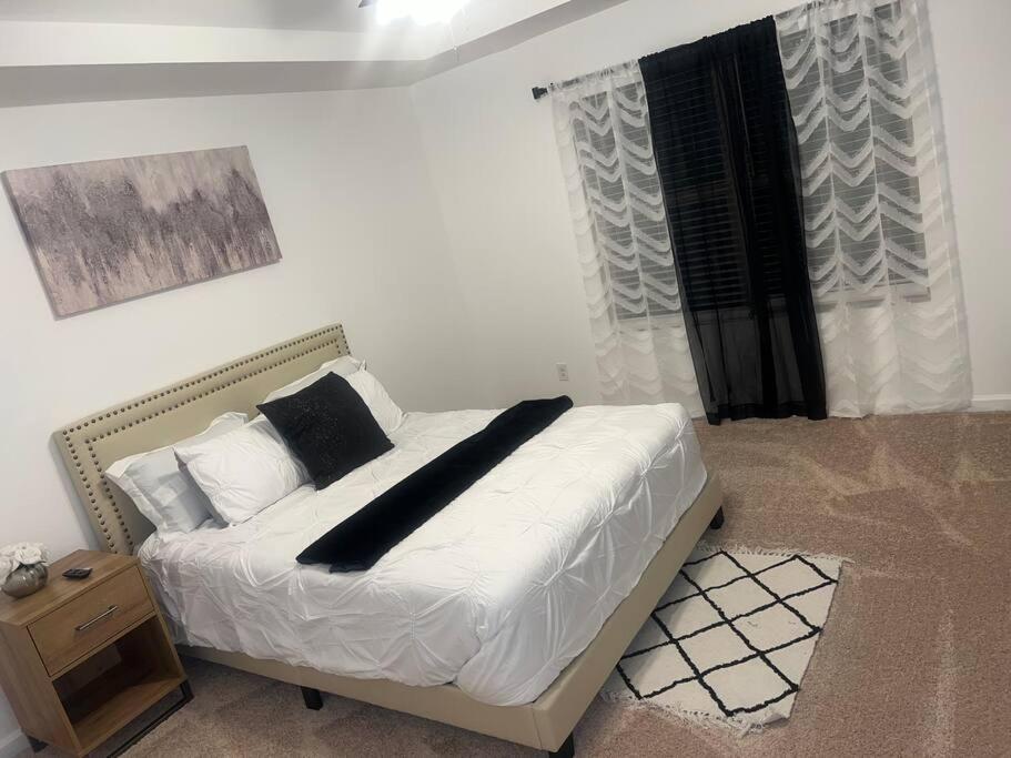 Vakantiehuis Cozy Retreat 3 Bedroom 2.5 Bath W/ Fireplace! Atlanta